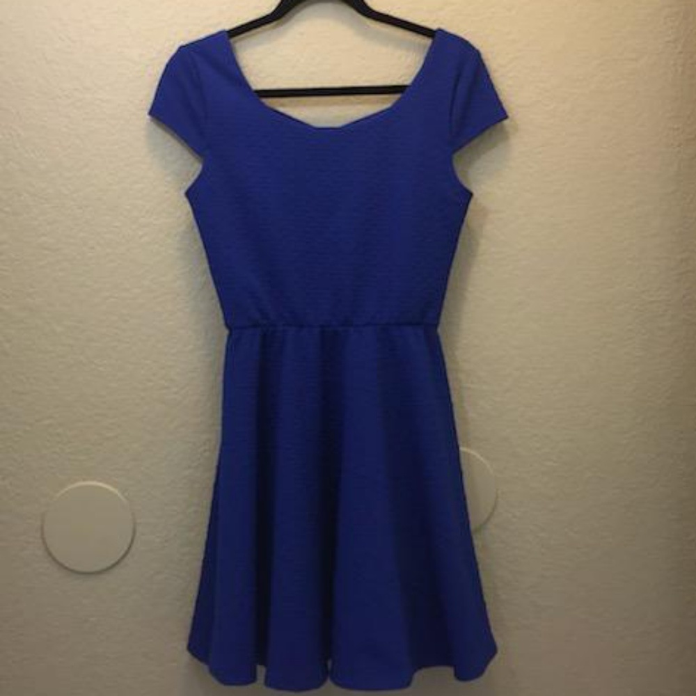 Criss-cross Blue Dress (Size Medium)